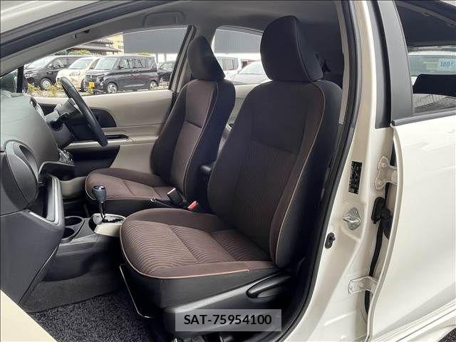 Toyota AQUA 2013-08 8779478-29