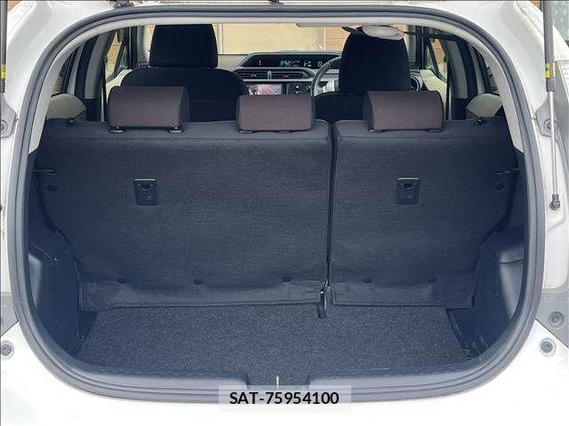 Toyota AQUA 2013-08 8779478-8
