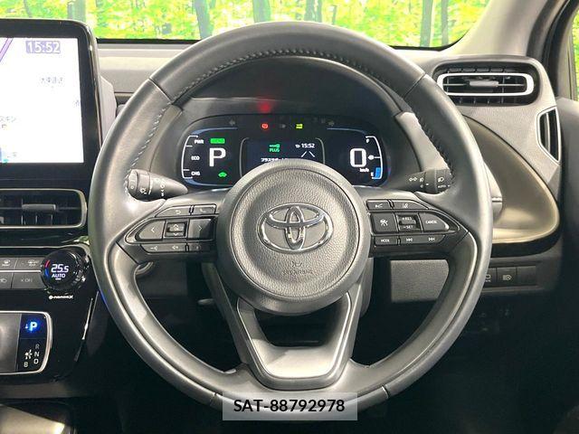 Toyota AQUA 2023-02 8779457-8