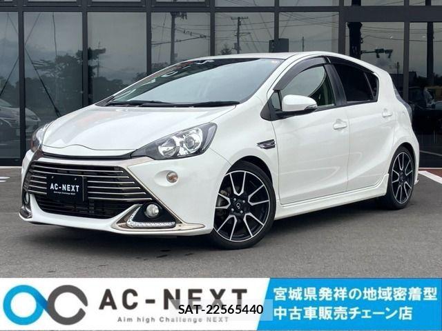 Toyota AQUA 2014-10 8779462-0