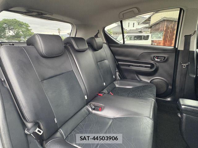 Toyota AQUA 2015-01 8779495-14