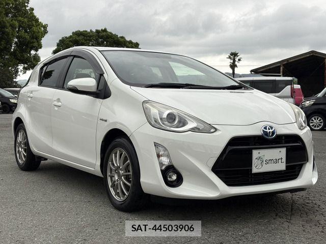 Toyota AQUA 2015-01 8779495-1