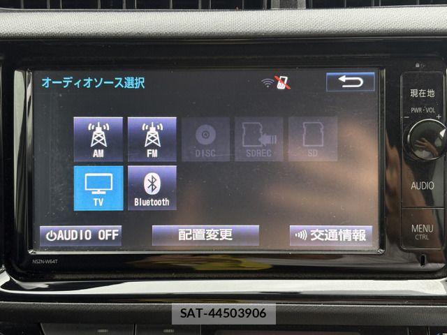 Toyota AQUA 2015-01 8779495-19