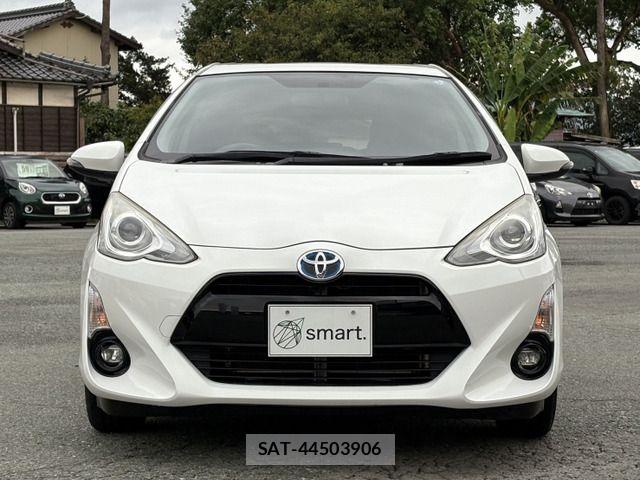 Toyota AQUA 2015-01 8779495-2