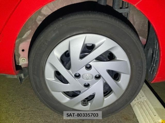 Toyota AQUA 2017-07 8779493-11