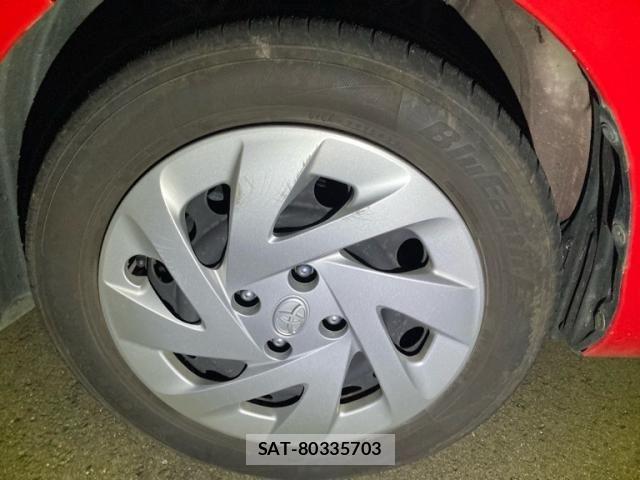 Toyota AQUA 2017-07 8779493-12