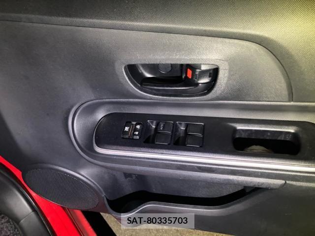 Toyota AQUA 2017-07 8779493-15