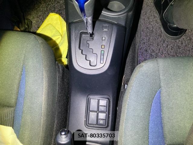 Toyota AQUA 2017-07 8779493-20