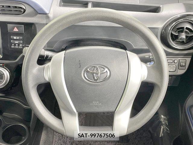 Toyota AQUA 2016-01 8779479-11