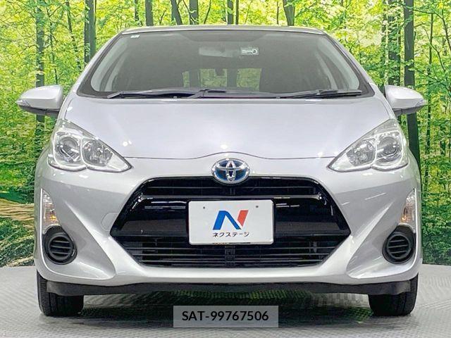 Toyota AQUA 2016-01 8779479-14