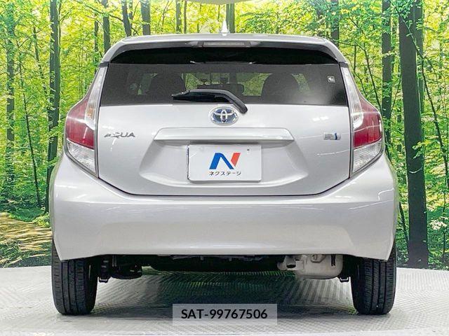 Toyota AQUA 2016-01 8779479-15