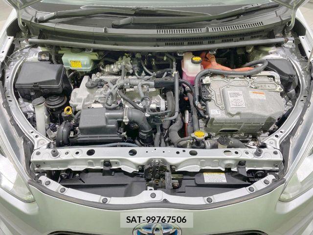 Toyota AQUA 2016-01 8779479-18