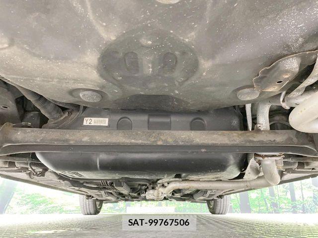 Toyota AQUA 2016-01 8779479-19