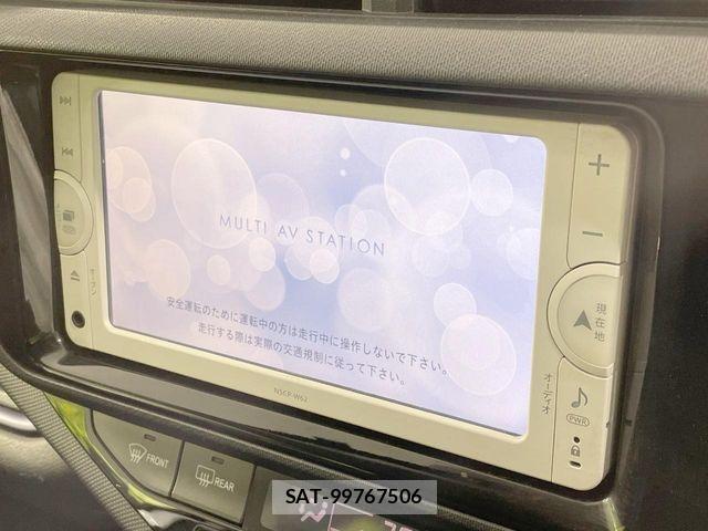 Toyota AQUA 2016-01 8779479-3