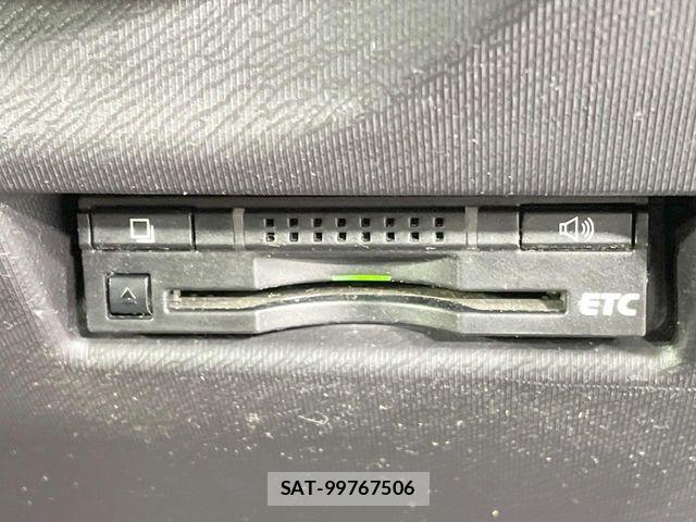 Toyota AQUA 2016-01 8779479-7