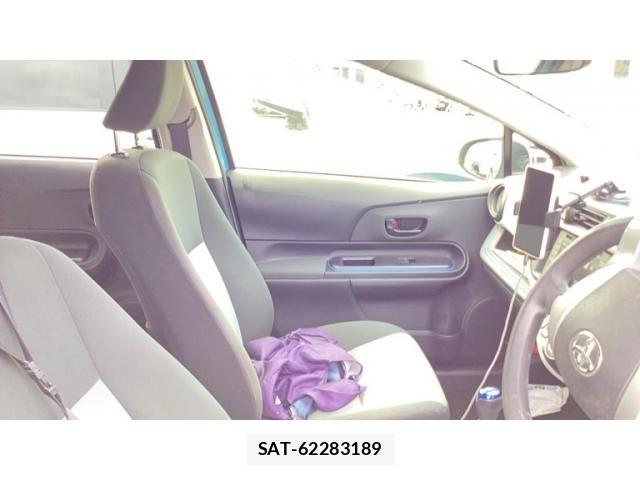 Toyota AQUA 2014-08 8779503-8