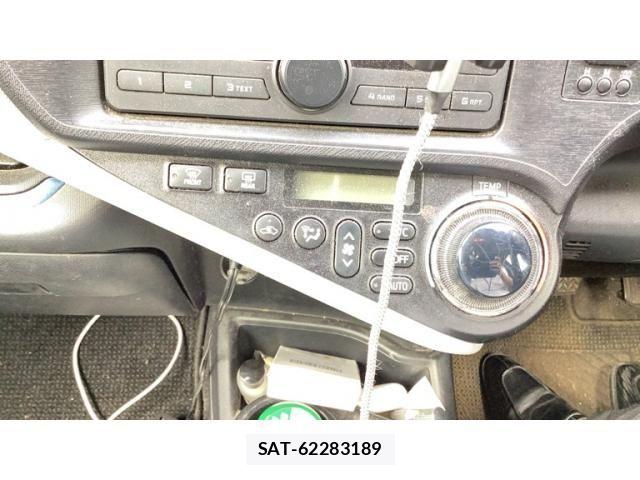 Toyota AQUA 2014-08 8779503-15
