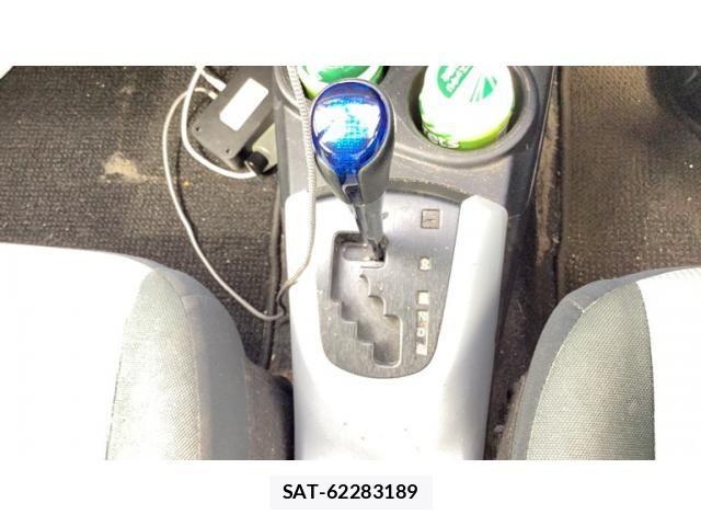 Toyota AQUA 2014-08 8779503-17