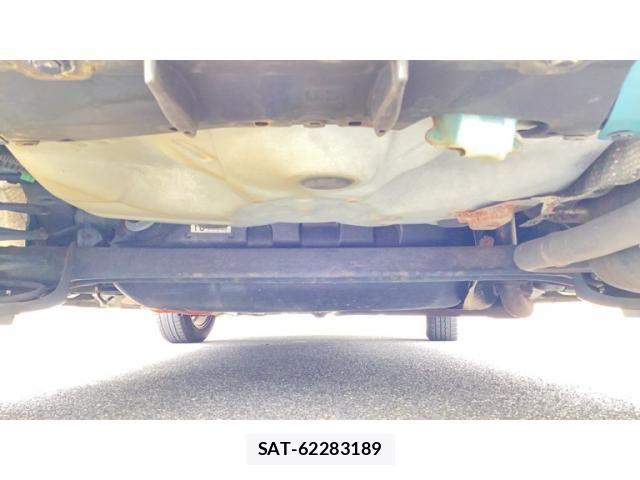 Toyota AQUA 2014-08 8779503-3