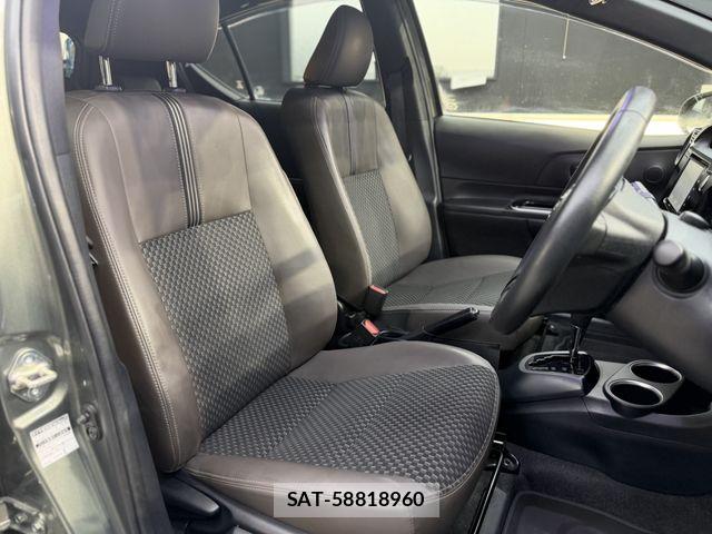 Toyota AQUA 2019-04 8779461-13