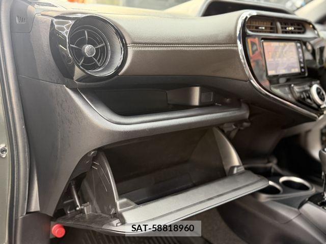 Toyota AQUA 2019-04 8779461-17