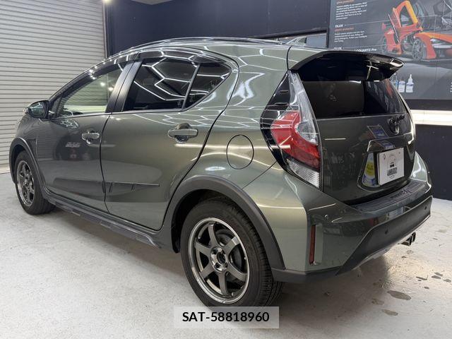 Toyota AQUA 2019-04 8779461-1