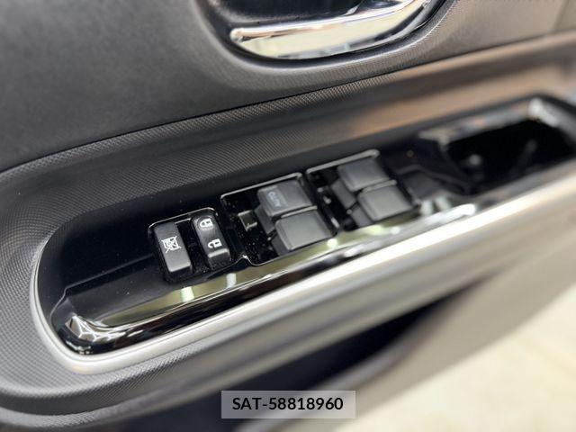 Toyota AQUA 2019-04 8779461-26