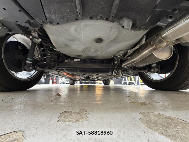 Toyota AQUA 2019-04 8779461-28