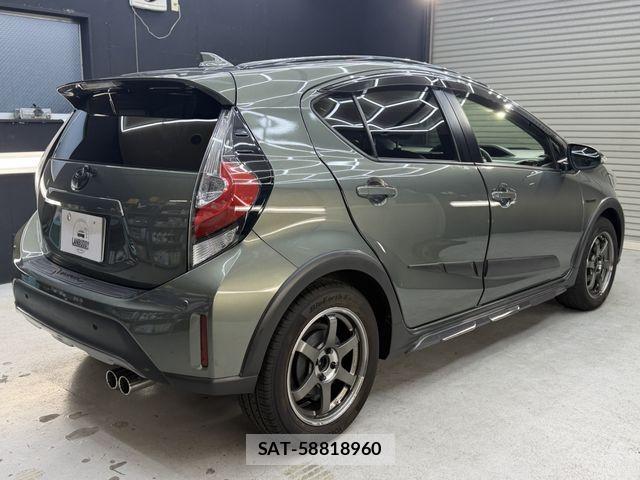 Toyota AQUA 2019-04 8779461-2