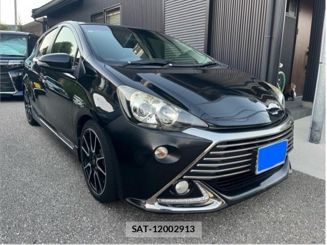 Toyota AQUA 2014-08 8779475-0