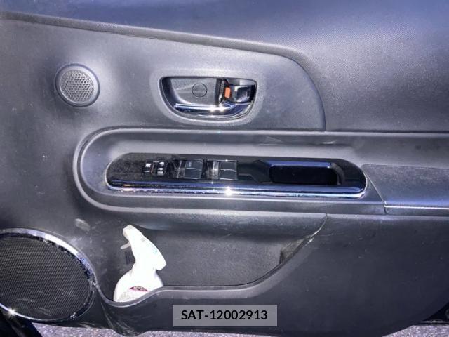 Toyota AQUA 2014-08 8779475-18