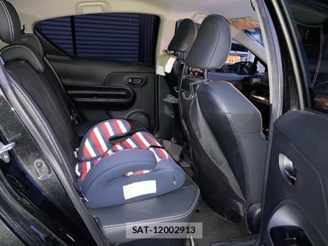 Toyota AQUA 2014-08 8779475-24