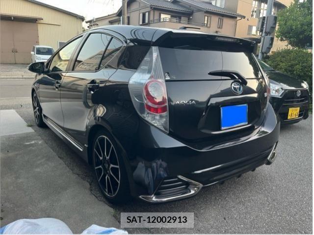 Toyota AQUA 2014-08 8779475-2