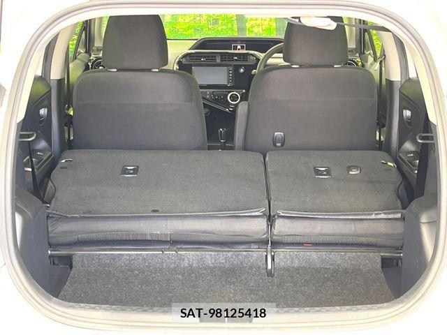 Toyota AQUA 2018-09 8779464-9