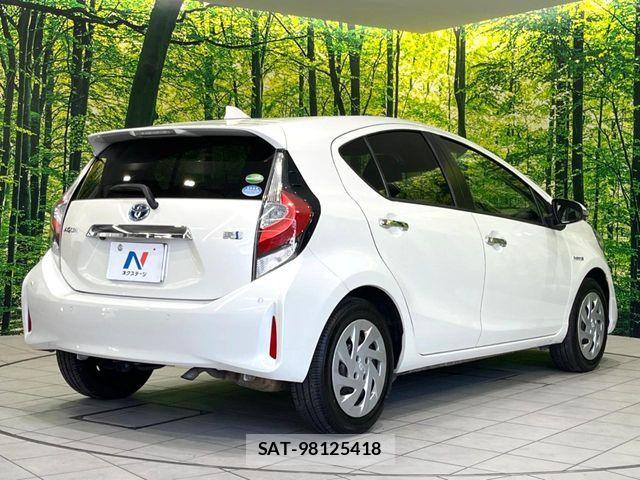 Toyota AQUA 2018-09 8779464-16