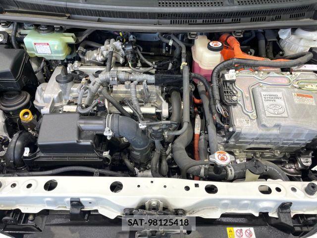 Toyota AQUA 2018-09 8779464-17