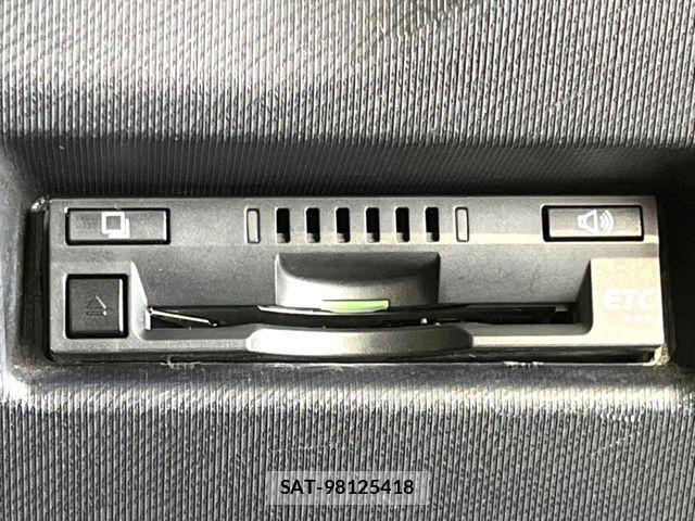 Toyota AQUA 2018-09 8779464-5