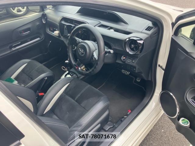 Toyota AQUA 2018-07 8779490-10