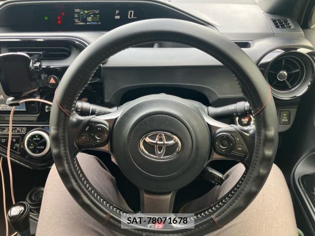 Toyota AQUA 2018-07 8779490-14