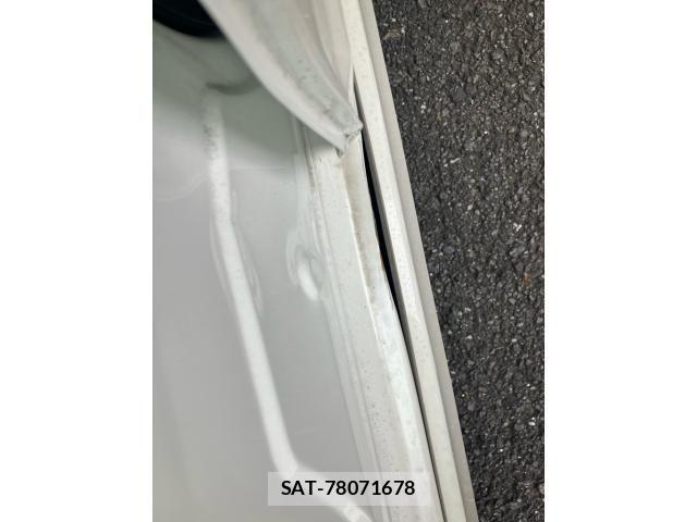 Toyota AQUA 2018-07 8779490-26