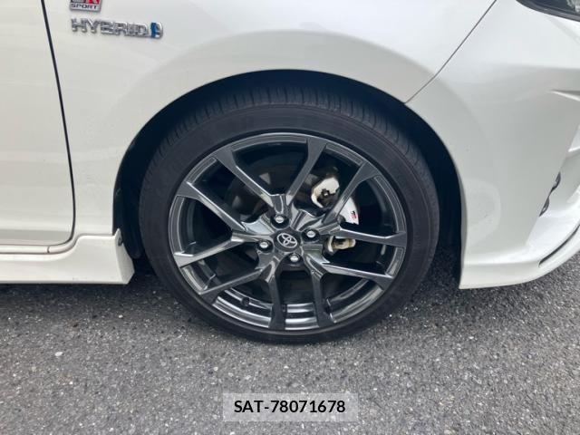 Toyota AQUA 2018-07 8779490-4