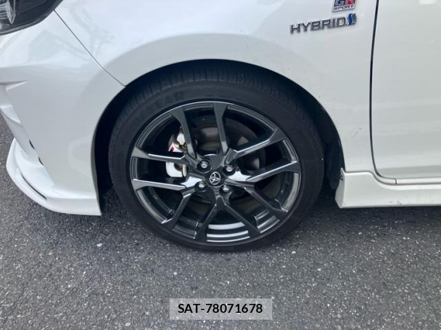 Toyota AQUA 2018-07 8779490-6