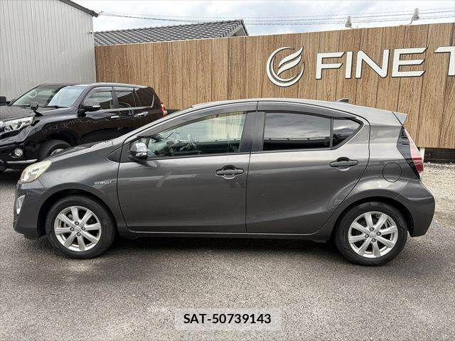 Toyota AQUA 2015-06 8779492-19