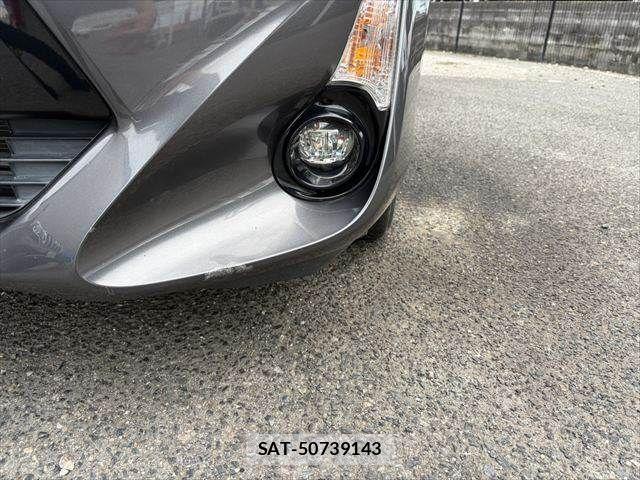 Toyota AQUA 2015-06 8779492-21