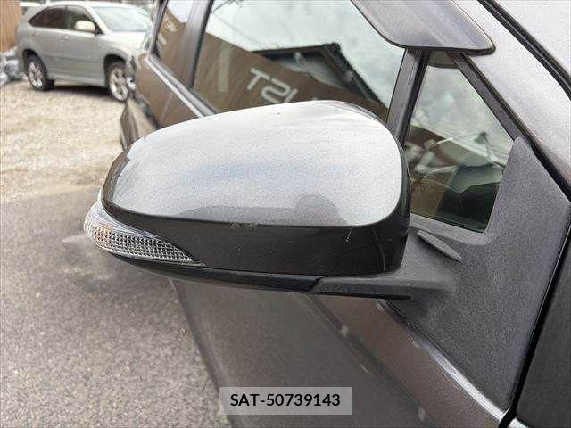 Toyota AQUA 2015-06 8779492-25