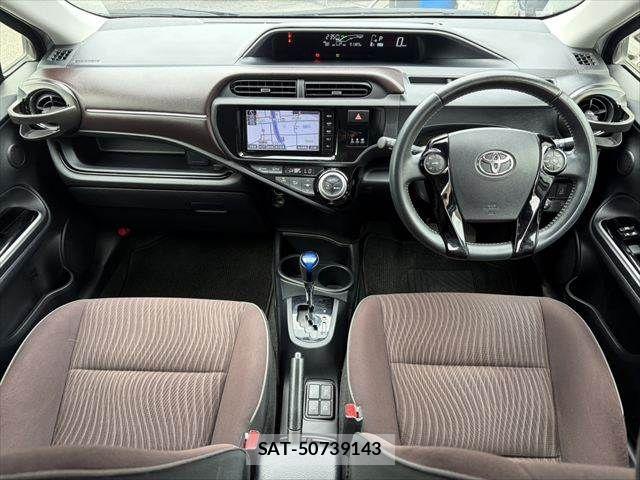 Toyota AQUA 2015-06 8779492-2