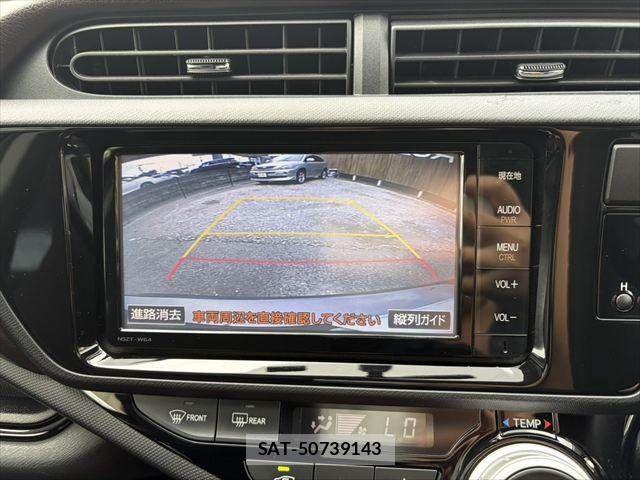 Toyota AQUA 2015-06 8779492-5