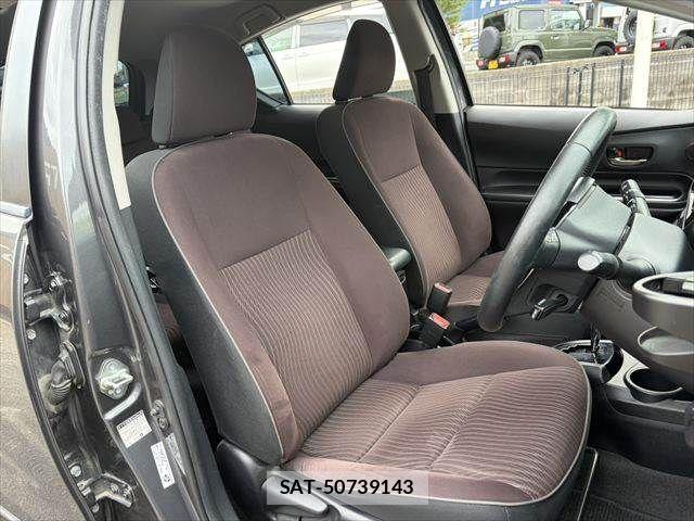 Toyota AQUA 2015-06 8779492-7