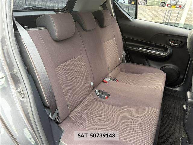 Toyota AQUA 2015-06 8779492-8
