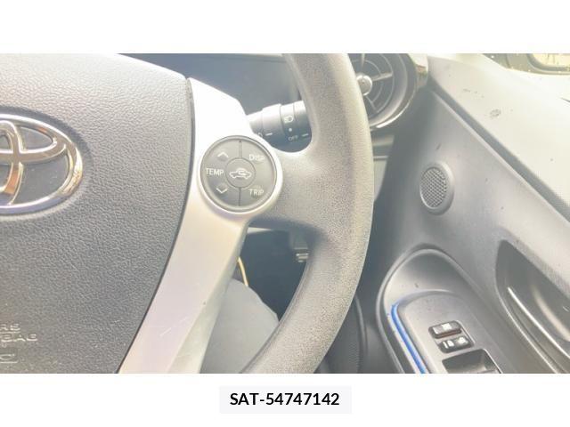 Toyota AQUA 2016-03 8779499-12